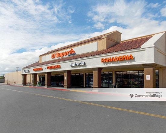 Harbor Town & Country Shopping Center