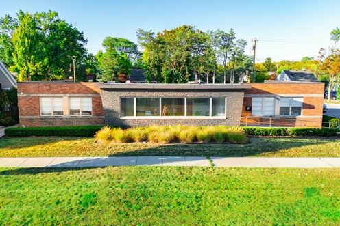 2075 E 14 Mile Rd