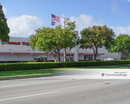 Retail space for Rent at 19825 South Dixie Hwy in Miami