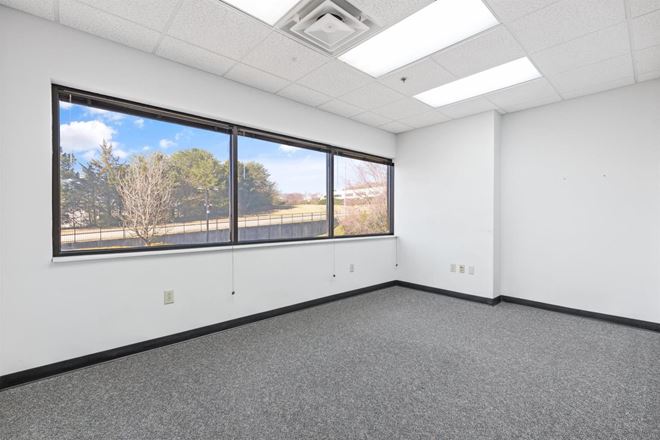Midpark Road 2,600-22,000 SF Avail. Bus/Ind Park