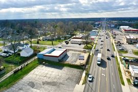 3,167 SF Retail / Warehouse Free Standing Building For Lease