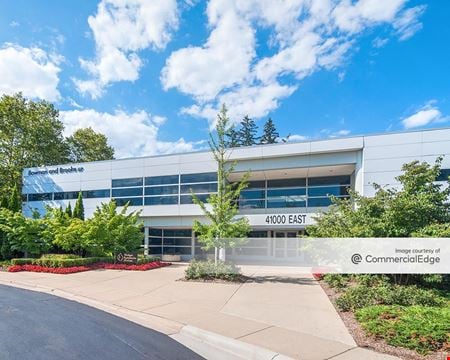 Photo of commercial space at 41000 Woodward Avenue in Bloomfield Hills