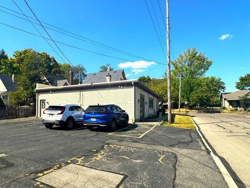 78 E Franklin St