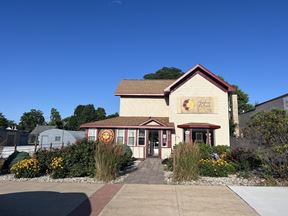 Large, updated retail building that can easily accommodate multiple tenants