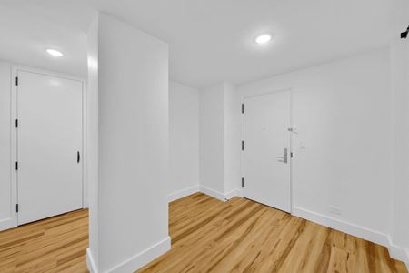 330-512  Space Photo Gallery 11