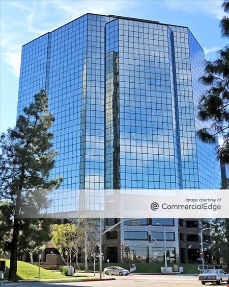Office space for Rent at 21700 Oxnard St. in Woodland Hills