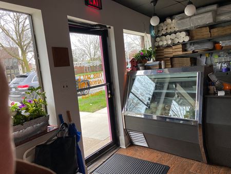 Photo of commercial space at 18441 Mack Ave in GrossePointe