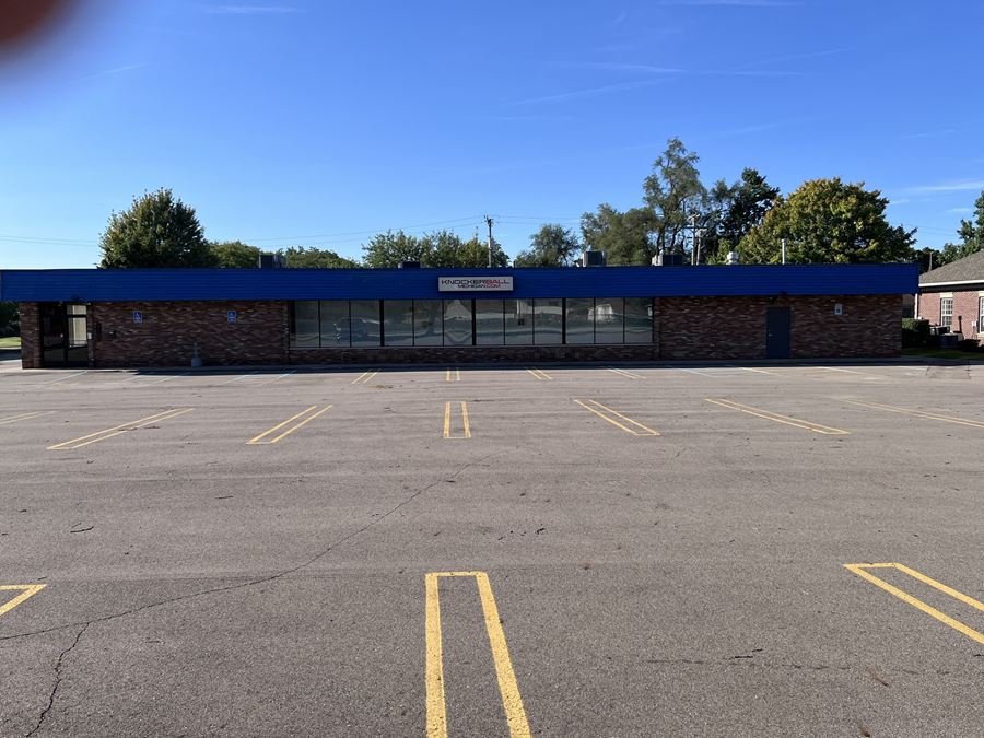 Retail / Recreational Free Standing  Building for Lease in Livonia