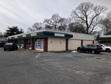 Retail space for Rent at 246-290 Lake Ave in Saint James