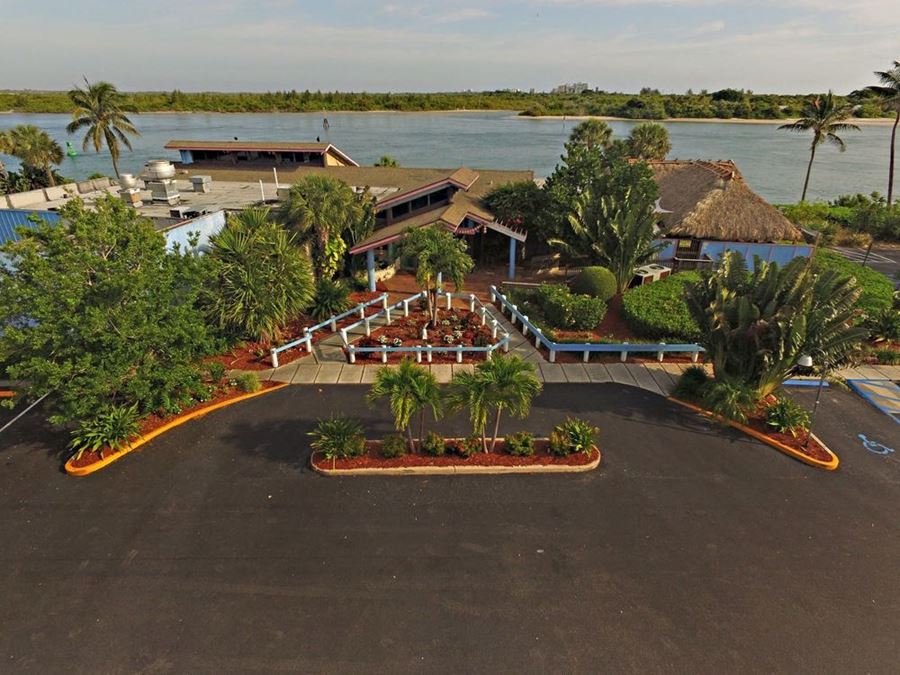 Manatee Island Bar & Grill, Fort Pierce - 1640 Seaway Drive, Fort