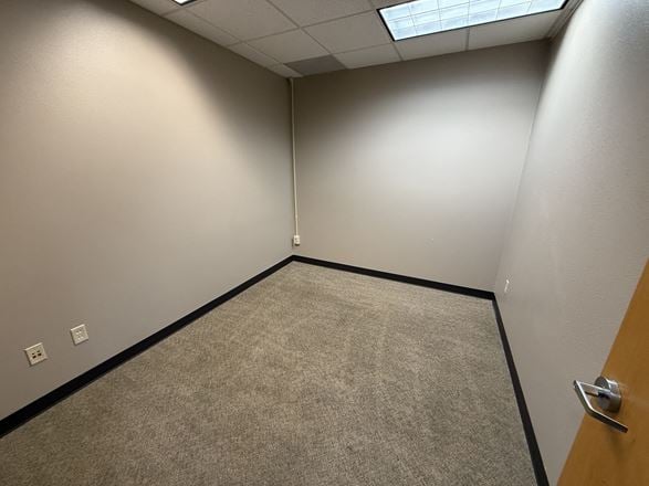 Moorhead Multiple Office Suites