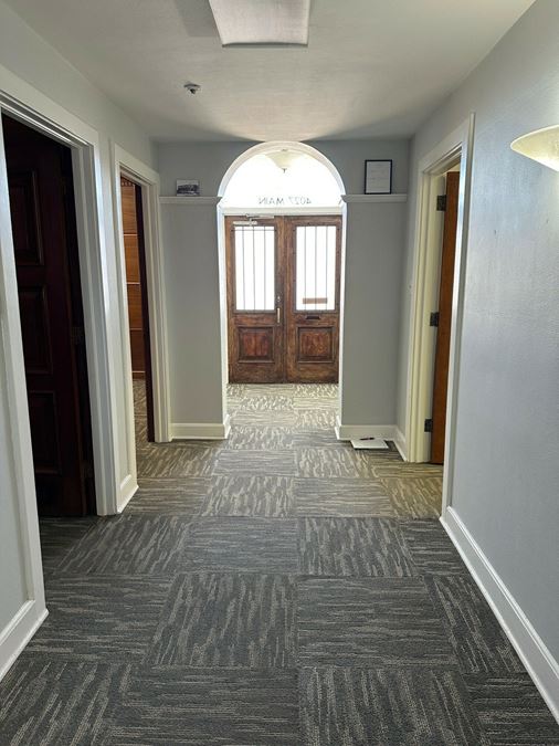 4027 Main St