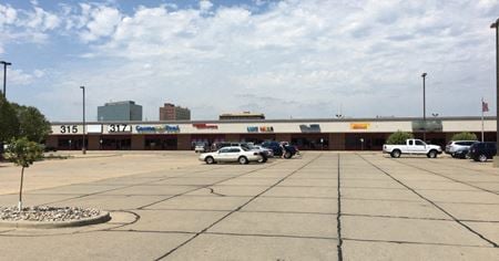 Retail space for Rent at 813-839 Gordon Dr in Sioux City