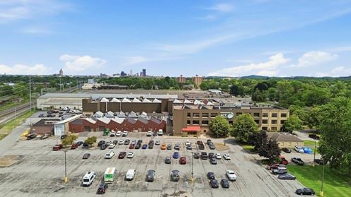 400 West Ave
