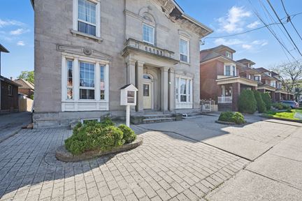 55 Barton Street West