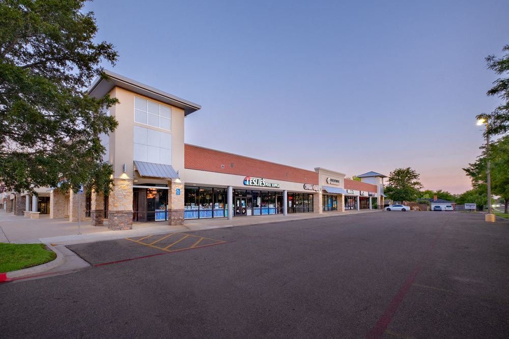 Summit Shopping Center - 34th & Coulter, Amarillo, TX | CommercialSearch