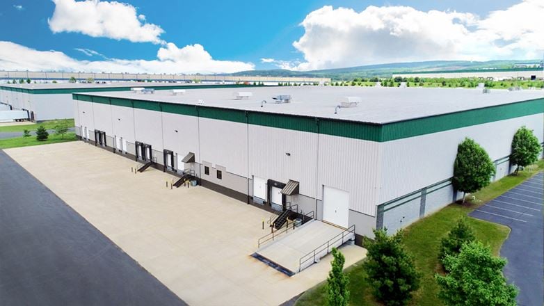 198,400 SF Plug N' Play Warehouse