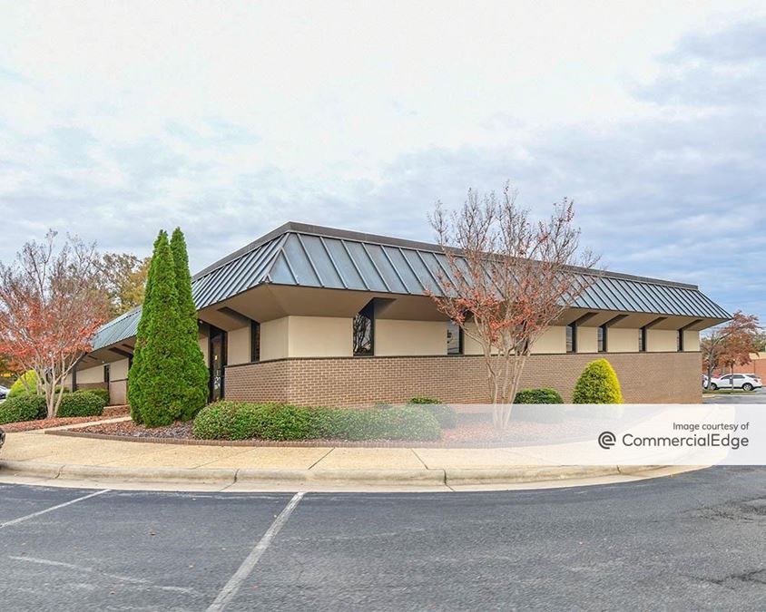 The Park On Wendover 1307 West Wendover Avenue Office Building