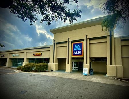 Retail space for Rent at 615 Johnnie Dodds Blvd in Mount Pleasant