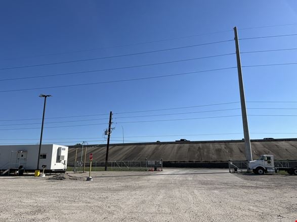 3033 I-10 East Frontage Rd, Baytown, TX 77521, Harris County