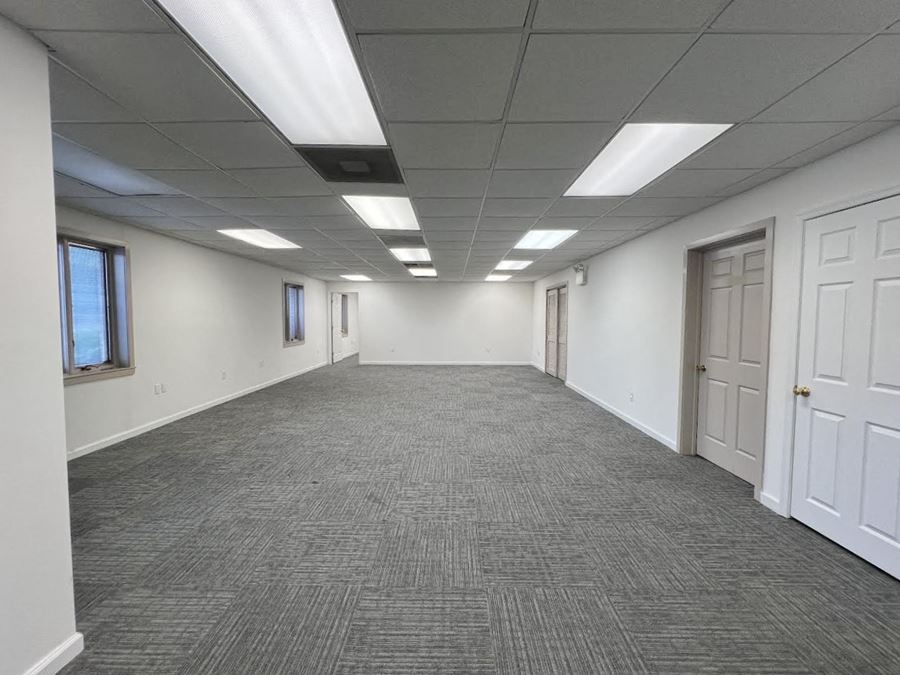 OFFICE | LEASE - 1242 W West Chester Pike
