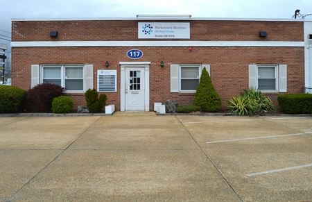 Office space for Sale at 117 E County Line Rd in Lakewood