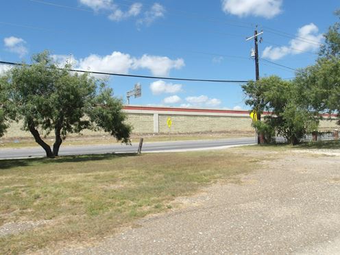 3825 S Expressway 83