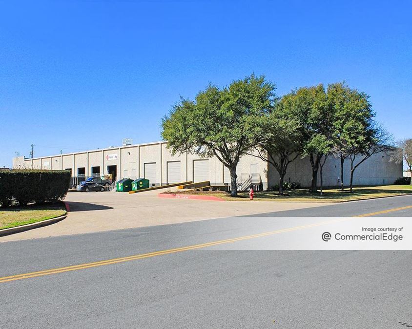 Longhorn Center - 2600, 2800-2808, 2929, 3006 & 3007 Longhorn Blvd