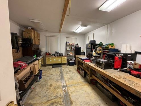 Fully Leased Flex Warehouse with Yard