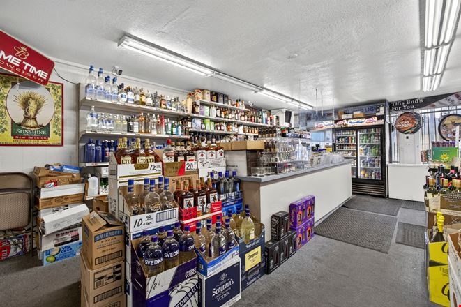Bob’s Westside Liquors