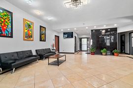 31 W Downer Pl, Aurora, IL 60506