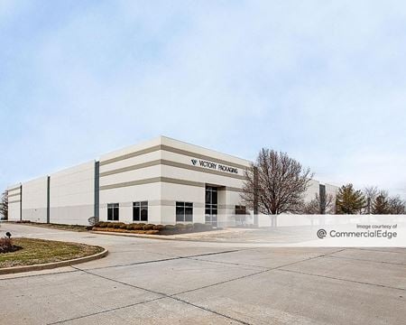 Industrial space for Rent at 3861 Fountain Lakes Pkwy East in St. Charles