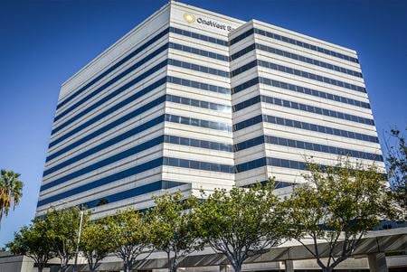 Shared and coworking spaces at 401 Wilshire Boulevard 12th Floor in Santa Monica