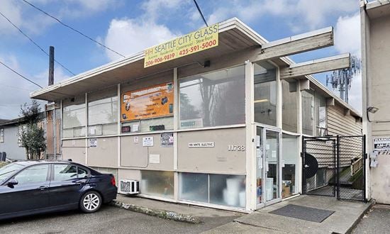 11726 & 11728 Aurora Avenue North