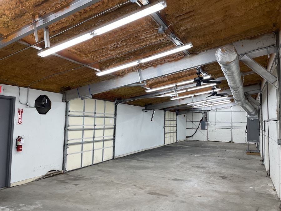 Warehouse/Flex Space For Lease