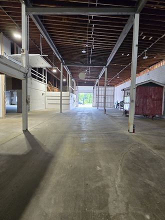9170 Transit Rd - 14,710+/- SF  RETAIL WAREHOUSE STORAGE