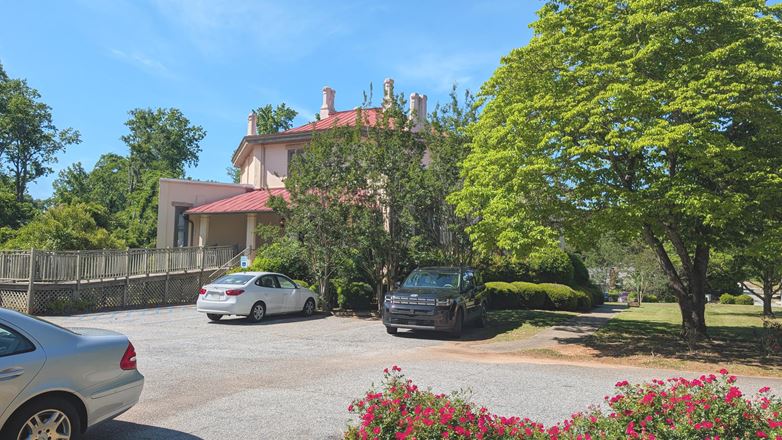 Octagon House Apartments