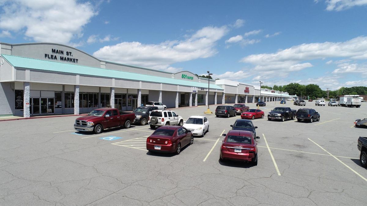 Jacksonville Shopping Center - 638 W Main St