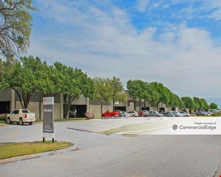 Industrial space for Rent at 1601 Summit Avenue in Plano