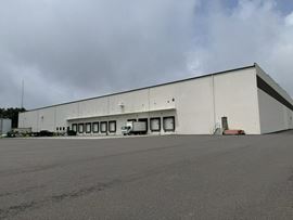 10 Keystone Blvd E