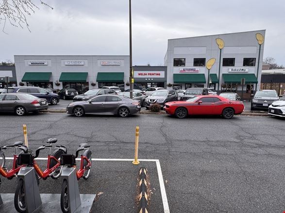 1,603 SF Retail Space in the Southgate Village Shoppes | Falls Church, VA