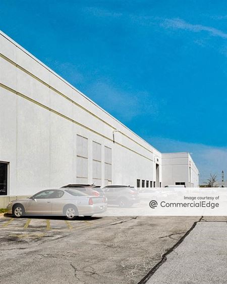 Industrial space for Rent at 1601 Fullerton Court in Glendale Heights