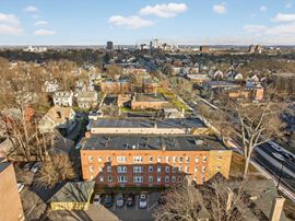 660 Farmington Ave