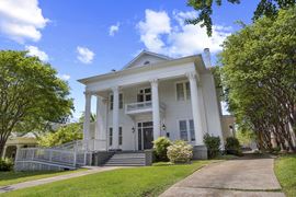 901 N State