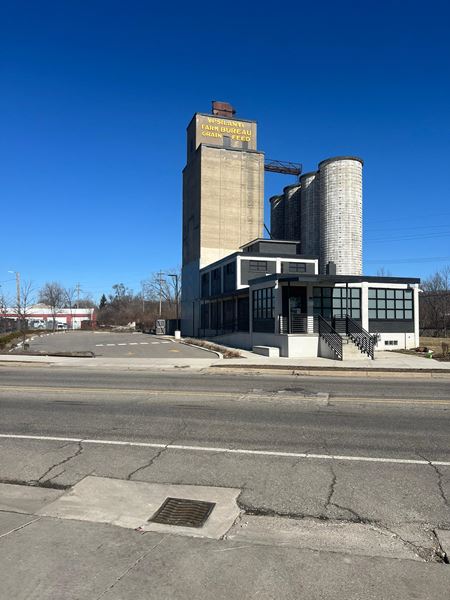 Retail space for Rent at 2 West Forest Avenue in Ypsilanti