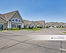 Weaver Lake Town Office Park