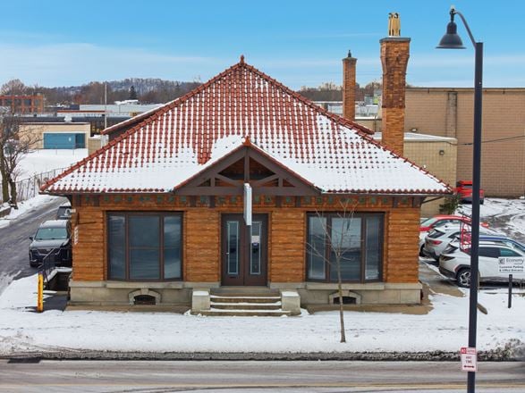 1175 E Main St