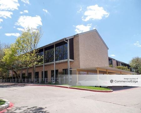 Photo of commercial space at 1919 Oakwell Farms Pkwy in San Antonio