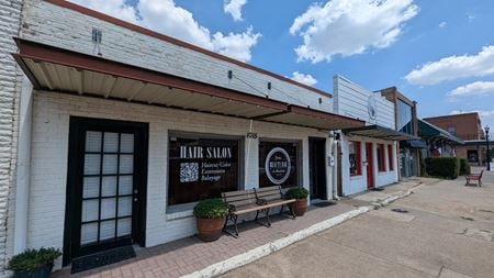 Retail space for Sale at 1015 S Broadway St in Carrollton