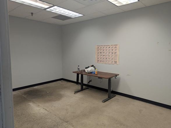 1065 Industrial Blvd